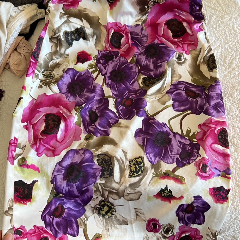 Dress - Picture 8 of 8